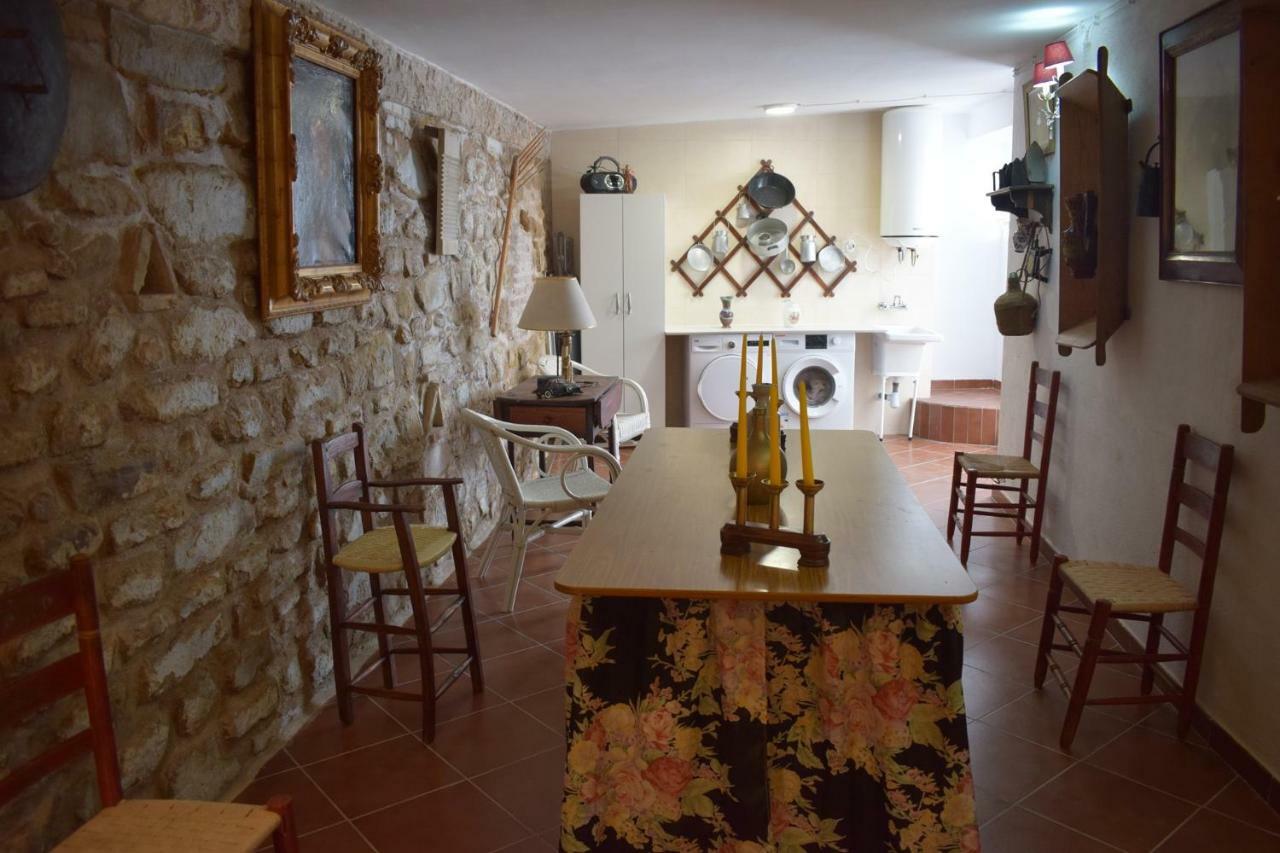 Apartamentos Hela Arjona Luaran gambar
