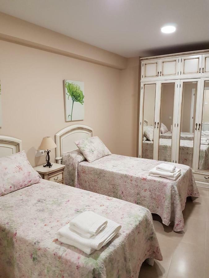 Apartamentos Hela Arjona Luaran gambar